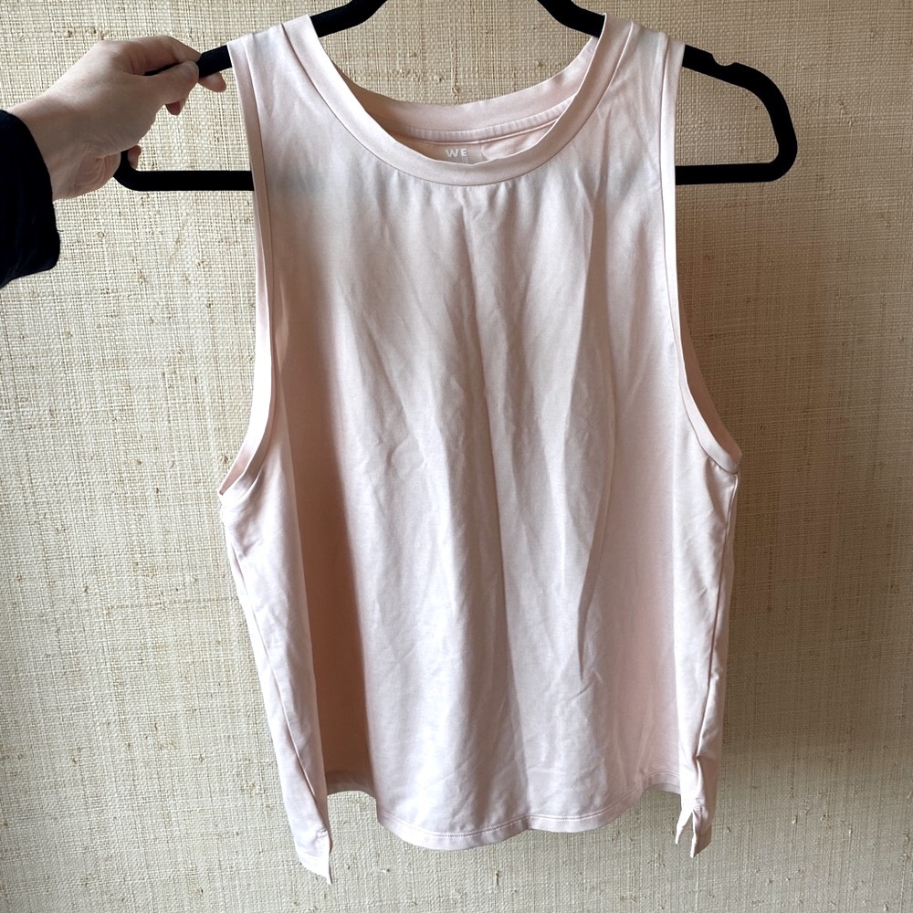 NWOT We Over Me foundation tank workout top sleeveless size M medium. never worn